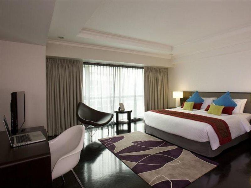 Fraser Place Manila Makati City Екстер'єр фото